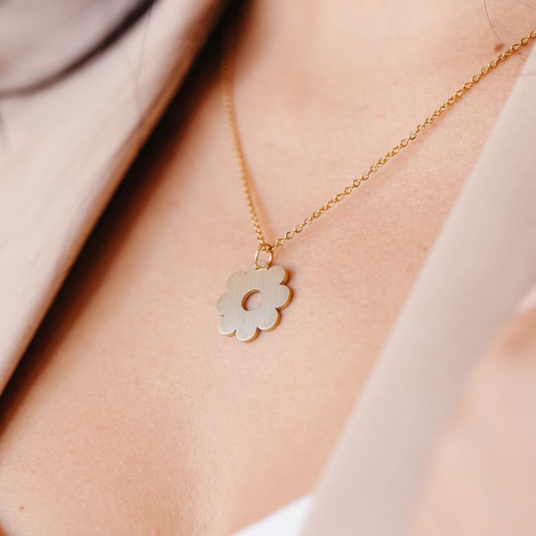 Daisy Chain Necklace - Image 2